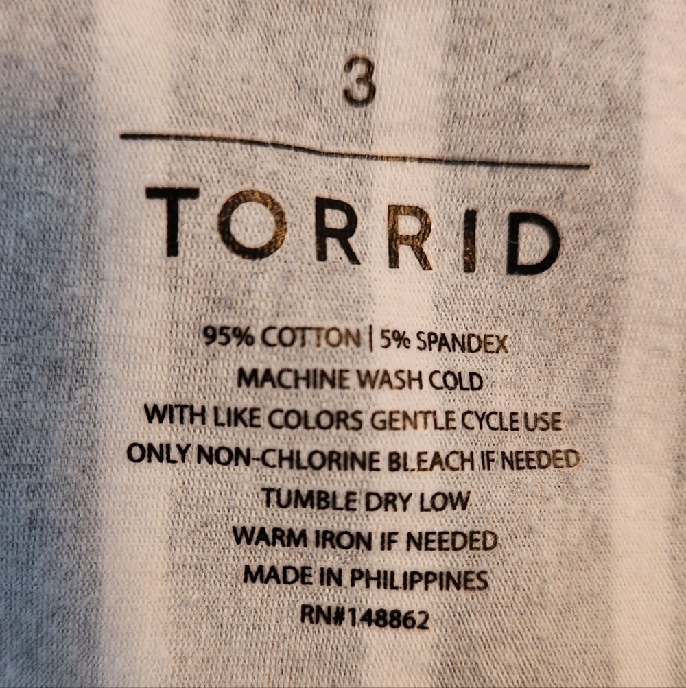 Torrid Foxy Black and White Adjustable Strap Striped Camisole Size 3 - Picture 4 of 6